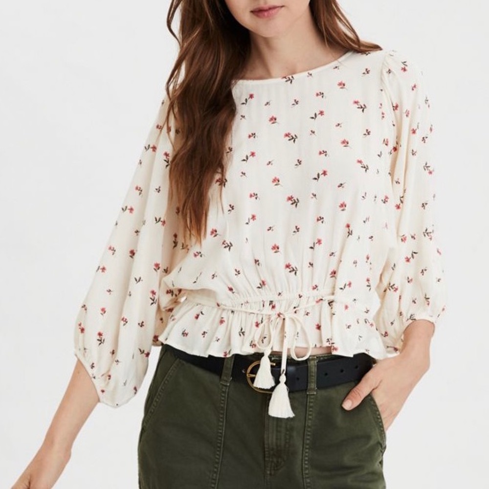White floral blouse - Picture 1 of 3